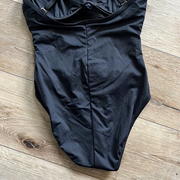 LA BLANCA Black One Piece Swimsuit Ruching Detail - Picture 7 of 10